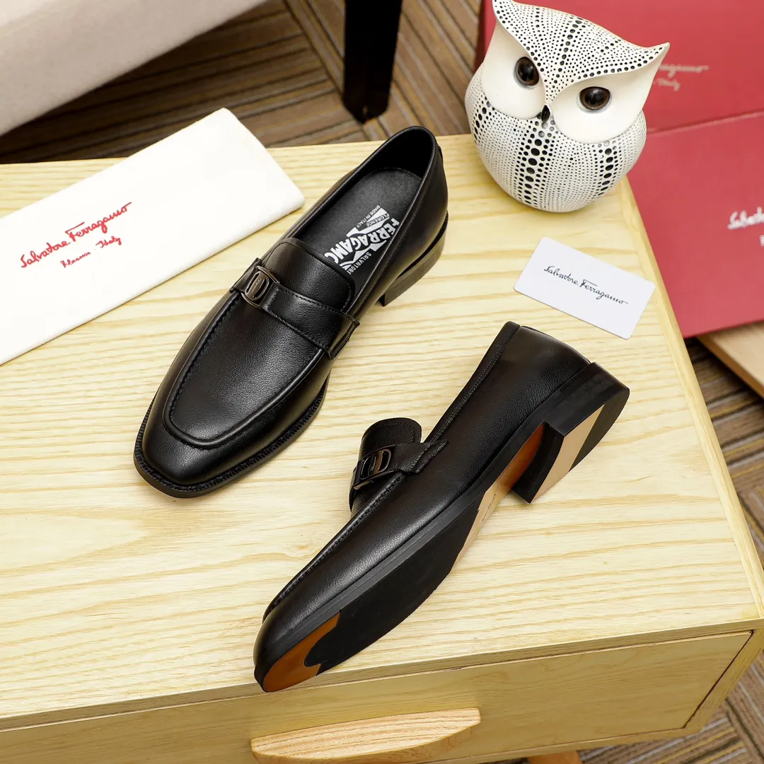 Factory price 420 🔥Ferragamo's new men's casual slip-on shoes🇨🇳Official website original 1:1 mold opening, original quality💯Fine workmanship, high-end luxury☘The upper is made of imported Italian first-layer cowhide🌴🐑leather lining🍓Rubber wear-resistant and non-slip outsole, breathable and comfortable to wear🍍The first choice for high-end men🍉Black, size 38-45